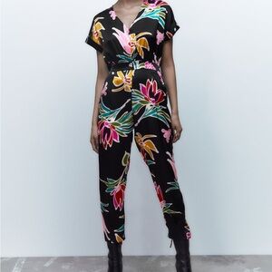 Zara FLORAL PRINT JUMPSUIT